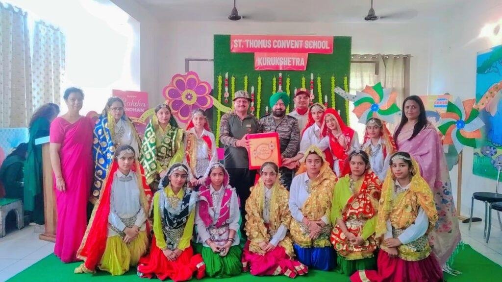 अम्बाला कैंटोनमेंट में सीमा पर जवानों के लिए सेंट थॉमस स्कूल के बच्चों ने भेजी राखी
