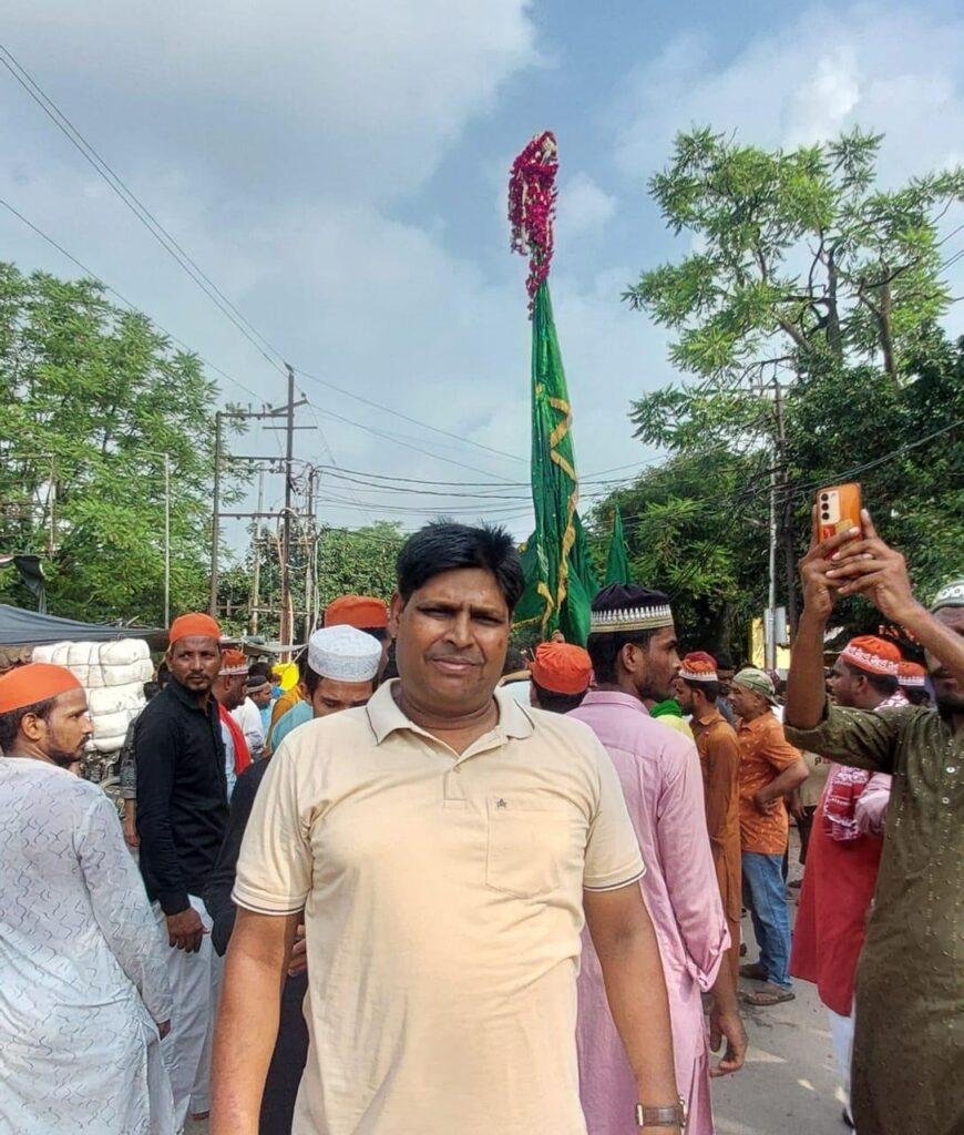 कौमी एकता संगठन ने किया साबरी झंडा काफिले का फूल मालाओं से जोरदार स्वागत