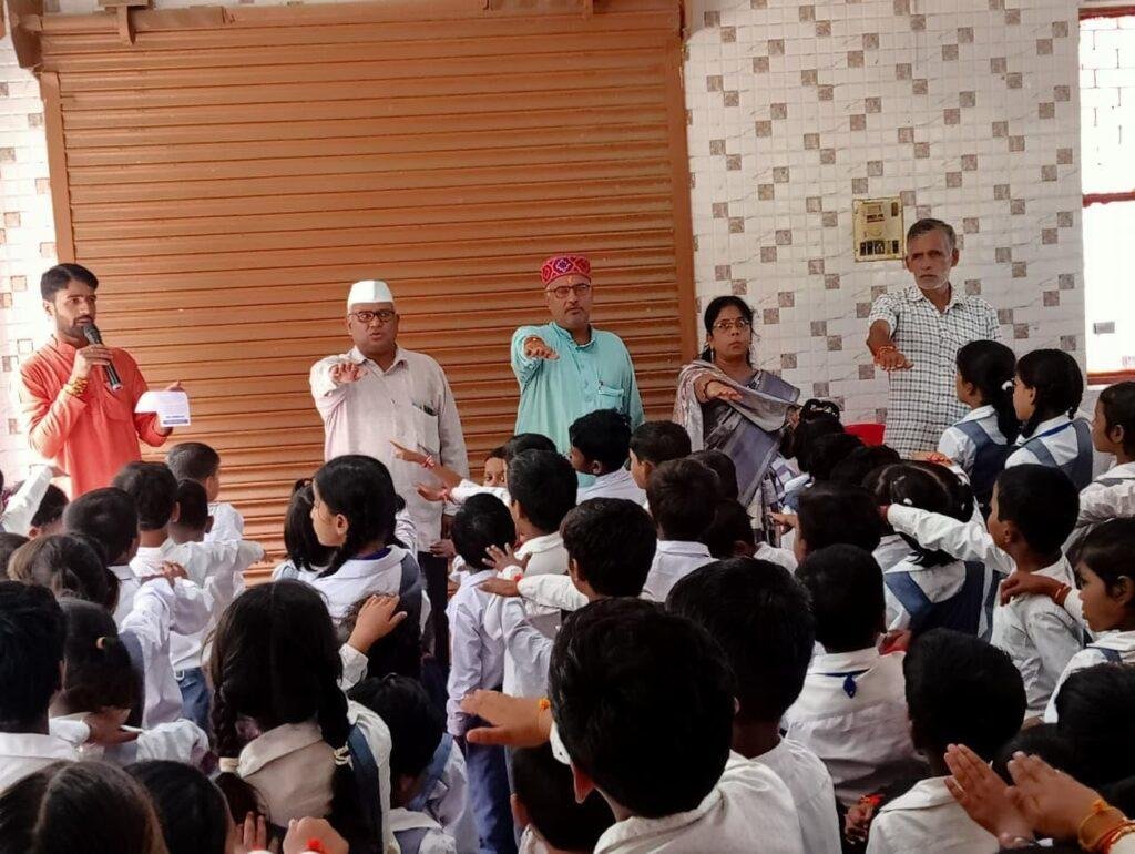 अपनी परम्परा एवं त्योहारों को मानते हुए अपने धर्म पर अडिग रहूंगा का दिया संकल्प- अमित तोमर जिला संपर्क प्रमुख