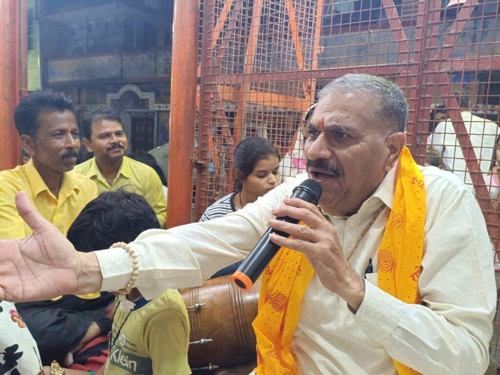 श्री हनुमान चालीसा सुंदर राम भजन के साथ सम्पन्न