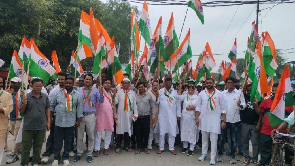 नगर पंचायत चेयरमैन इमराना बेगम ने कस्बे में निकाली तिरंगा यात्रा रैली