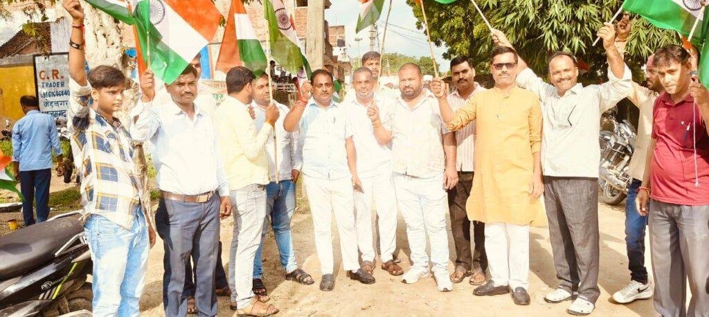 माता प्यारी देवी स्मारक इण्टर कालेज खजुरा के बच्चों द्वारा स्वतंत्रता दिवस के पावन अवसर पर तिरंगा यात्रा का किया गया आयोजन
