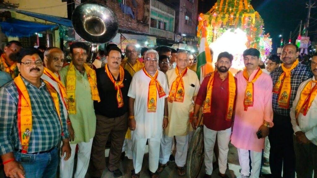 श्रीकृष्ण शोभायात्रा मे रही झांकियों की धूम, जगह-जगह फोड़ी मटकी,