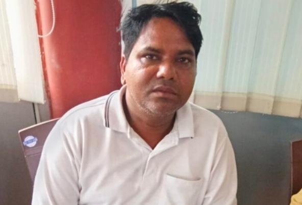 लेखपाल को ₹5000 रिश्वत लेते वक्त एंटी करप्शन की टीम लेखपाल को किया गिरफ्तार