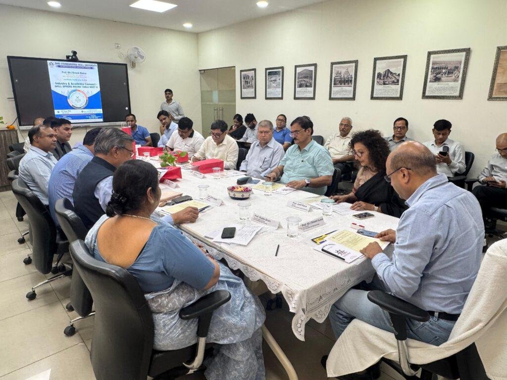 गुरुग्राम में उद्योग जगत की हस्तियों ने किया एसवीएसयू के साथ मंथन