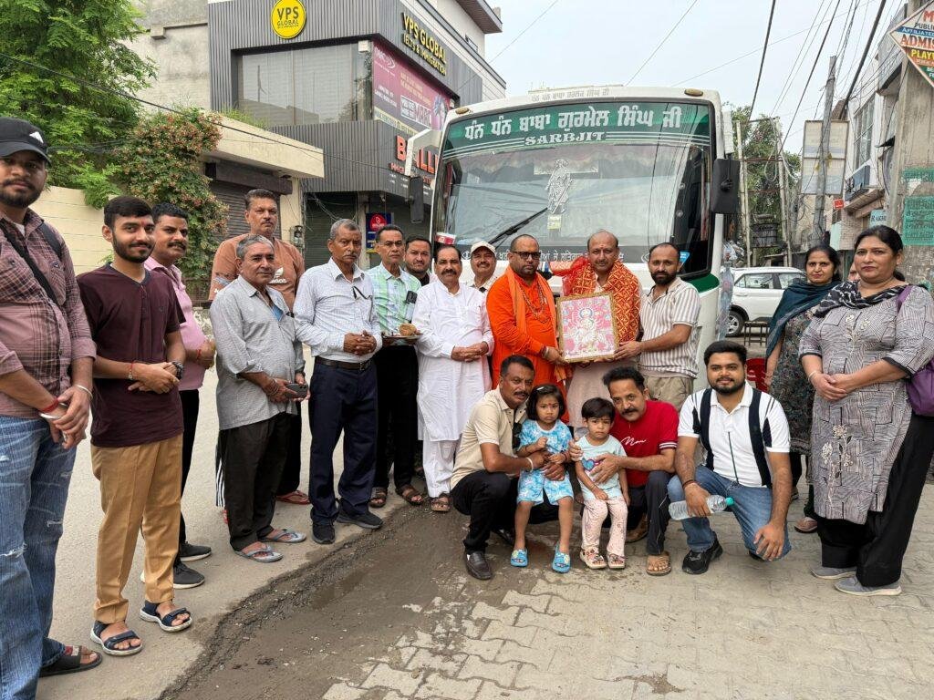 141वी मासिक बस यात्रा मां ज्वाला जी मां चिंतपूर्णी शिवबाड़ी मंदिर के दर्शन हेतु हुई रवाना