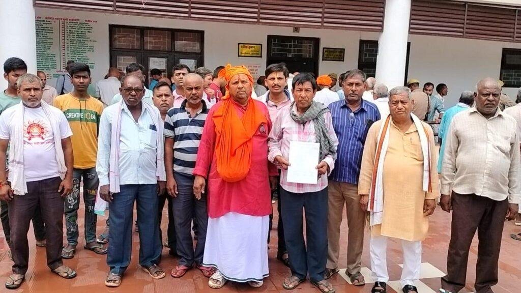 ऑटो संगठन के पदाधिकारी के बेटे के अपहरण को लेकर ऑटो चालकों ने किया प्रदर्शन