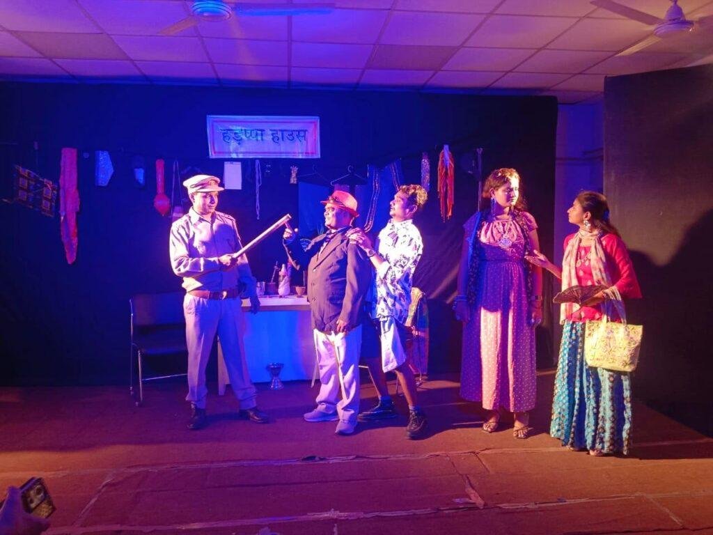 पश्चिमी अंधानुकरण पर प्रहार करता है नाटक “हड़प्पा हाउस”, कल ख़ुदा हाफ़िज़