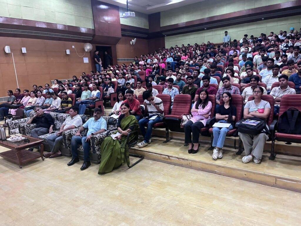 स्वस्थ रहने के लिए संतुलित आहार, नियमित व्यायाम और स्वस्थ जीवनशैली जरूरीः डॉ. आशीष अनेजा