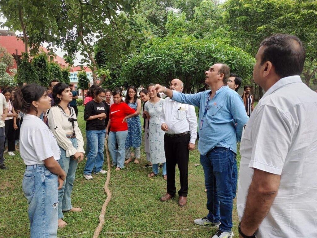 रस्सा-कस्सी में छात्राओं ने मारी बाजी, वॉलीबॉल में 2022-23 बेच रहा विजेता