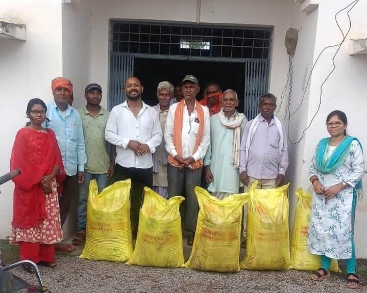 जिले में पर्याप्त मात्रा में खाद उपलब्ध
