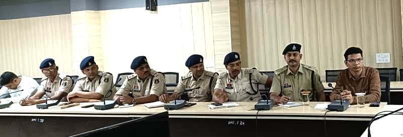 ‘शान्ति पूर्ण कार्यक्रम के लिए जिले में कानून व्यवस्था की बैठक‘