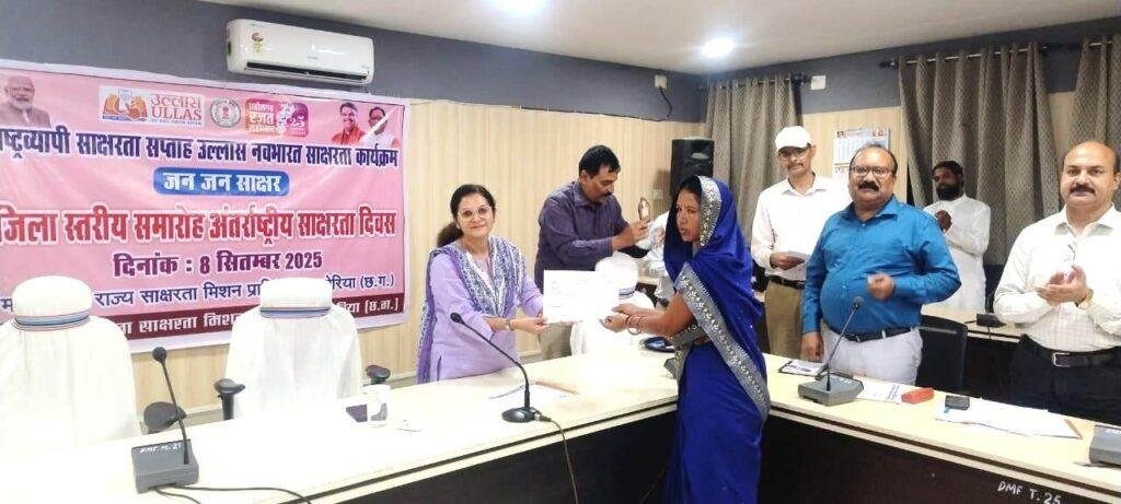 जनचौपाल लगाकर प्रधानमंत्री आवास के हितग्राहियों से हो रहा प्रतिदिन संवाद