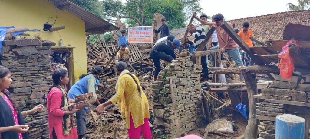 मांदर में बाढ़ पीड़ितों को मिली राहत