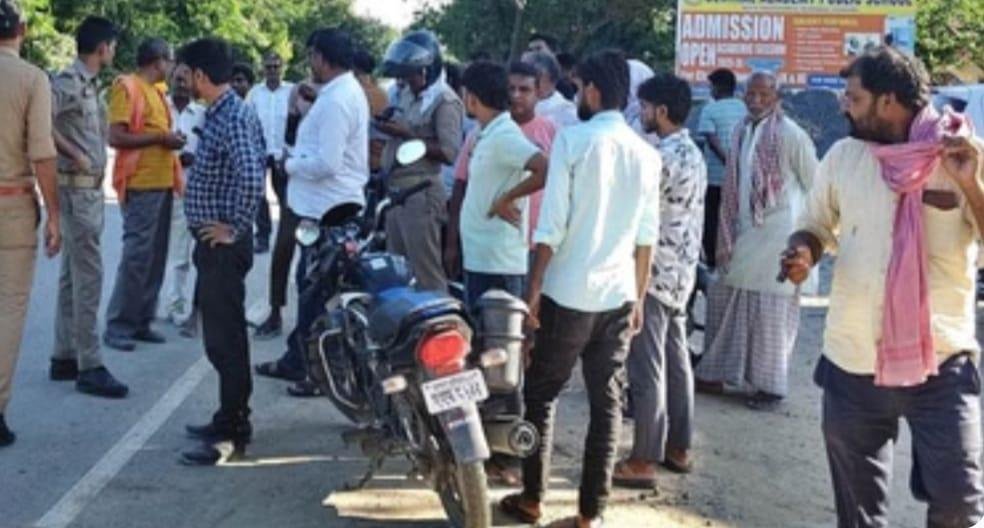 आज़मगढ़: पिकअप और बाइक की टक्कर में युवक की मौत