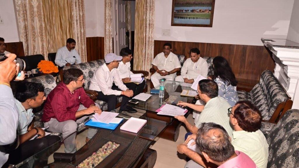 उत्तर प्रदेश सरकार में राज्यमंत्री ( स्वतंत्र प्रभार) पिछड़ा वर्ग कल्याण एवं दिव्यांगजन सशक्तिकरण भाजपा ओबीसी मोर्चा का पटका पहनाकर व पुष्प गुच्छ भेंट कर किया स्वागत