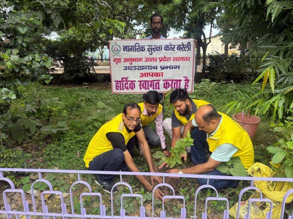 सिविल डिफेंस अलखनाथ डिवीजन द्वारा वृक्षारोपण सिटी श्मशान भूमि किया आयोजित