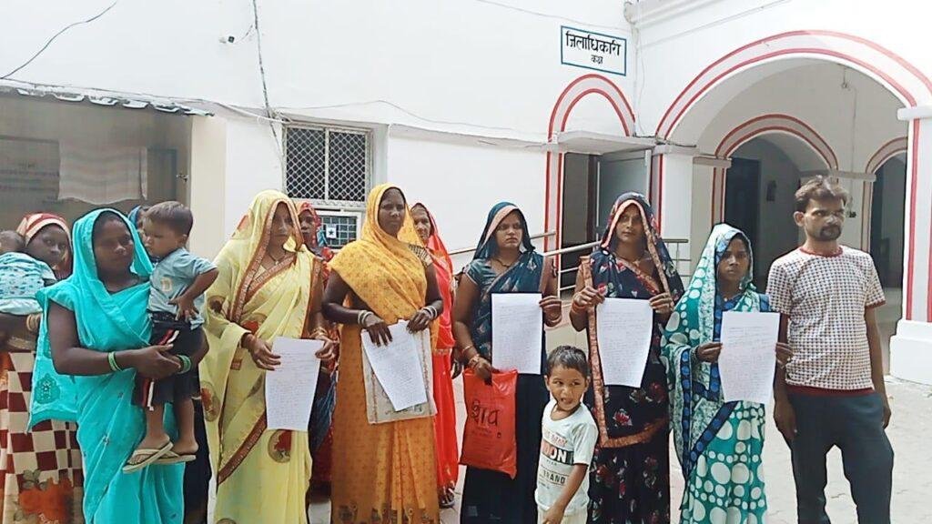 रायबरेली: ग्राम प्रधान पर कॉलोनी आवंटन में भ्रष्टाचार का आरोप, ग्रामीणों ने जिलाधिकारी को सौंपा शिकायती पत्र