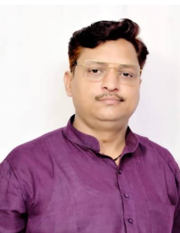 भाजपा नेता आशीष अग्रवाल ने भिटौरा रेलवे स्टेशन पर एक्सप्रेस ट्रेनों के ठहराव के लिए रेल मंत्री को भेजा ज्ञापन
