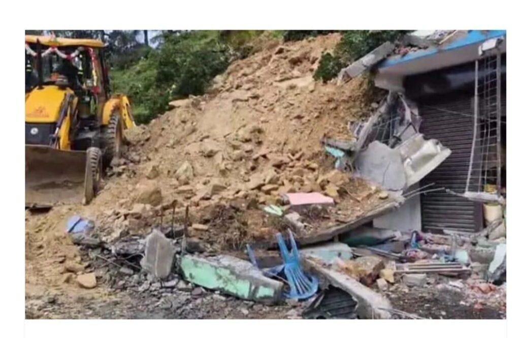 उत्तराखंड देहरादून कुदरत का कहर, दो मंजिला घर जमींदोज, महिला लापता, युवक की दर्दनाक मौत