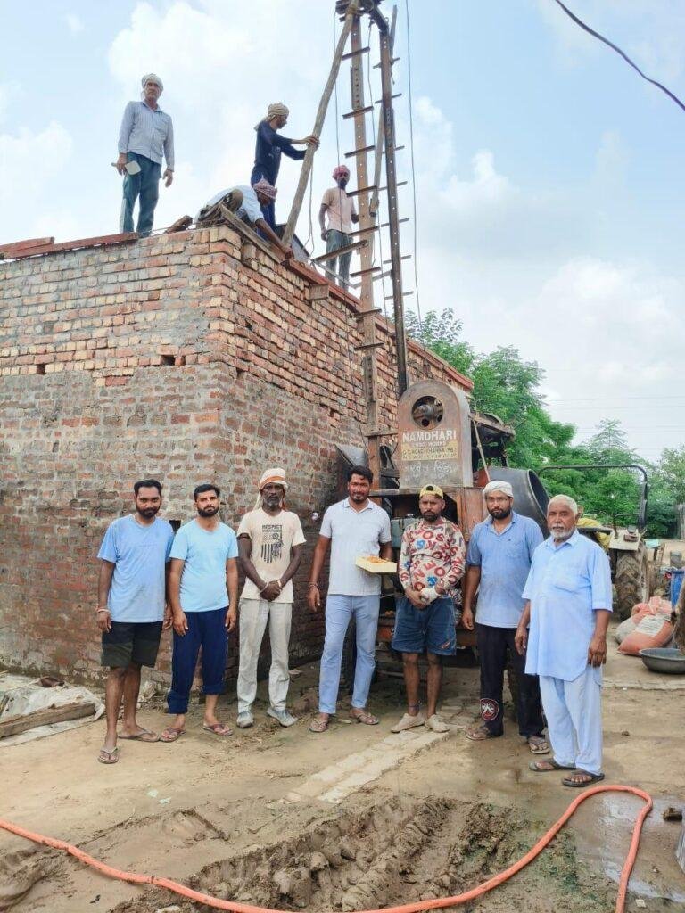 परिवार के सभी सदस्य बीमार, सिर पर नही थी छत