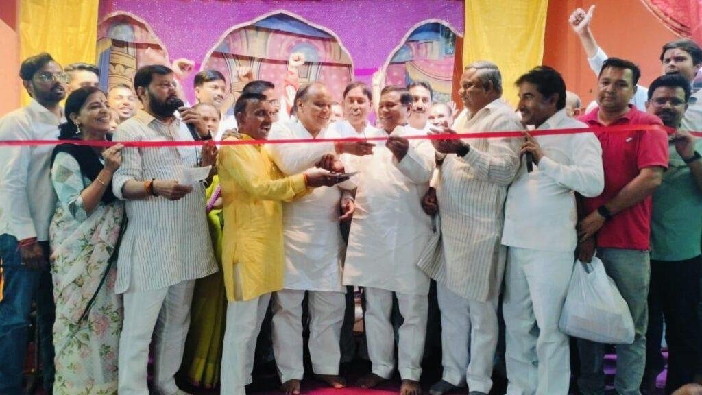 फतेहगंज पश्चिमी कस्बे में 15 दिवसीय आदर्श रामलीला मेले का हुआ भव्य शुभारम्भ