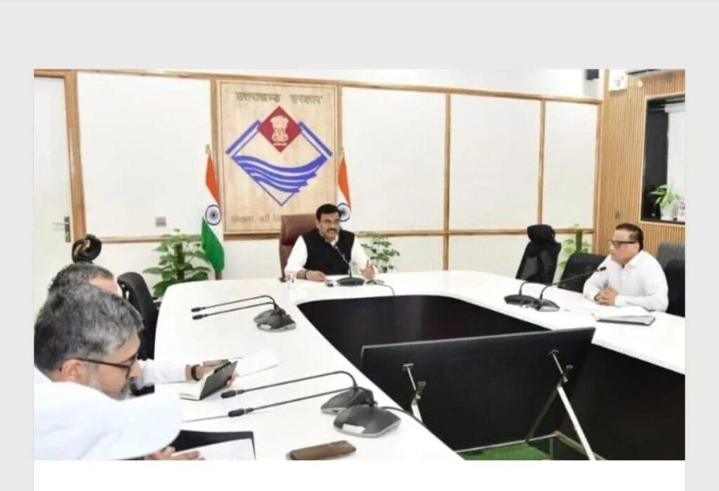 उत्तराखंड देहरादून हवाई कनेक्टिविटी पुलों का जीर्णोद्धार और ई ऑफिस पर जोर, मुख्य सचिव