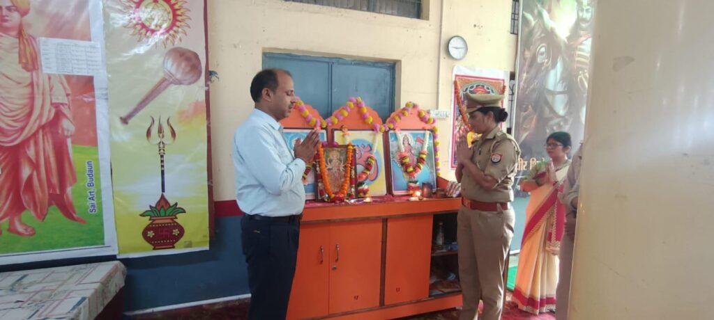 शिव देवी में बालिकाओं को दी गई सेल्फ डिफेंस की ट्रेनिंग