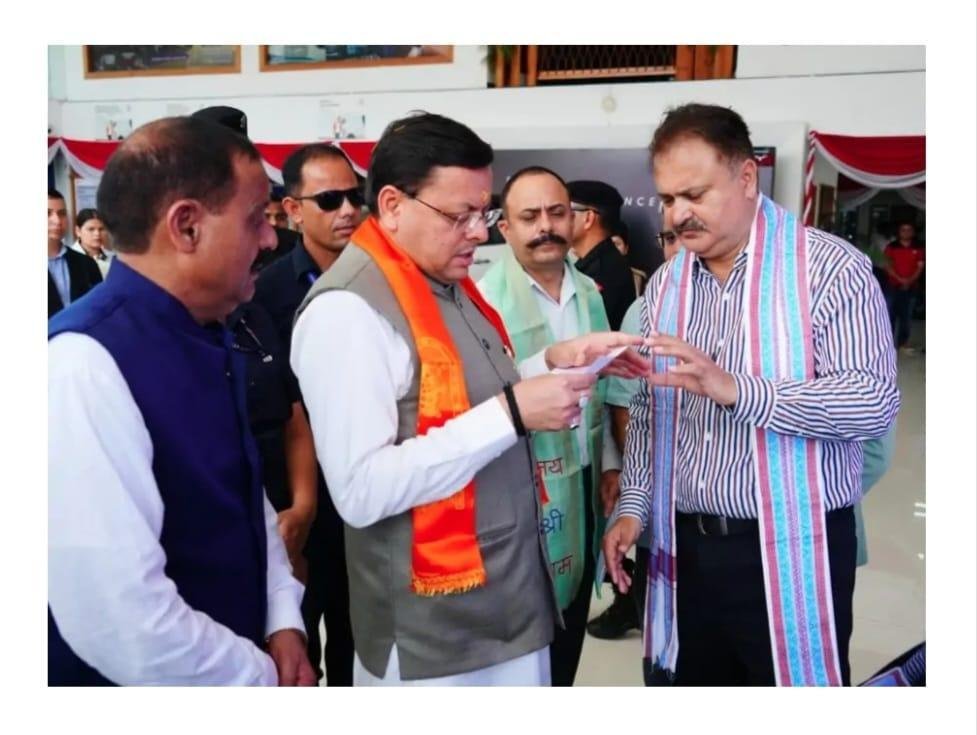 स्वदेशी अपनाओ अभियान को जन जन तक पहुँचाने निकले सीएम धामी