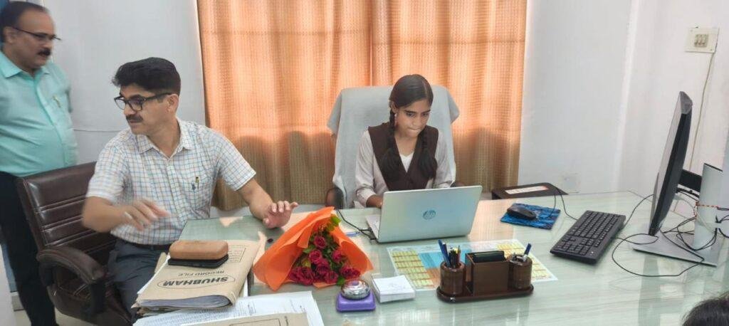 कक्षा-11 की छात्रा बनी जिला विद्यालय निरीक्षक