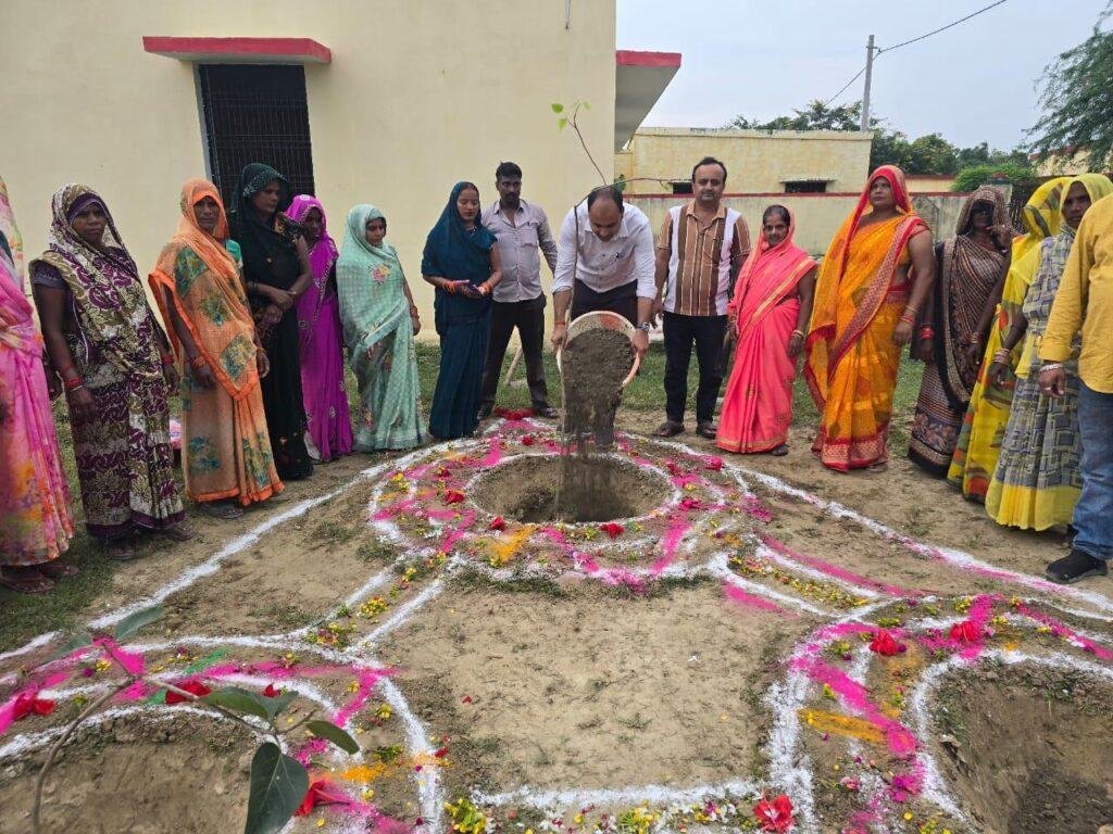 मिशन शक्ति 5.0 के तहत कृषि एवं आजीविका सखियों ने हरिशंकरी पौधों का किया रोपण