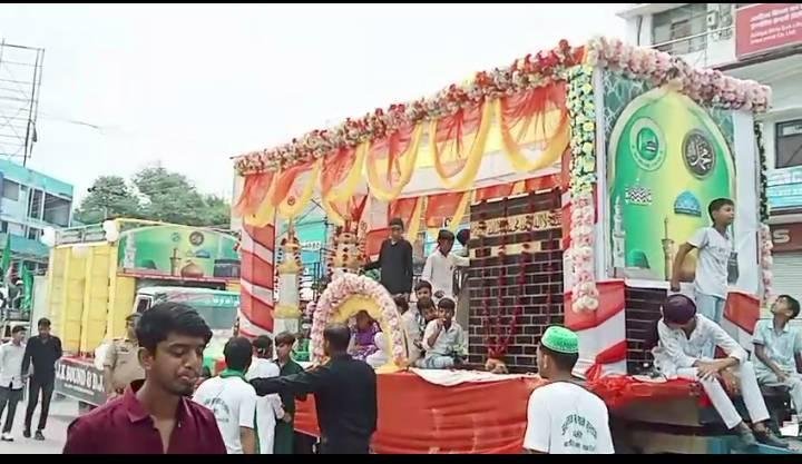रायबरेली में मोहम्मद साहब का जन्म दिवस ईद मीलादुन्नबी के तौर पर धूमधाम से मनाया