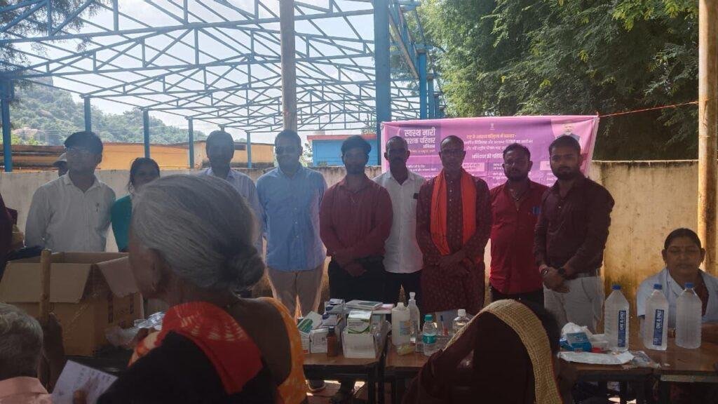 कोकपुर में लगाया गया स्वास्थ्य षिविर 91 लोगों ने कराया स्वास्थ्य परीक्षण