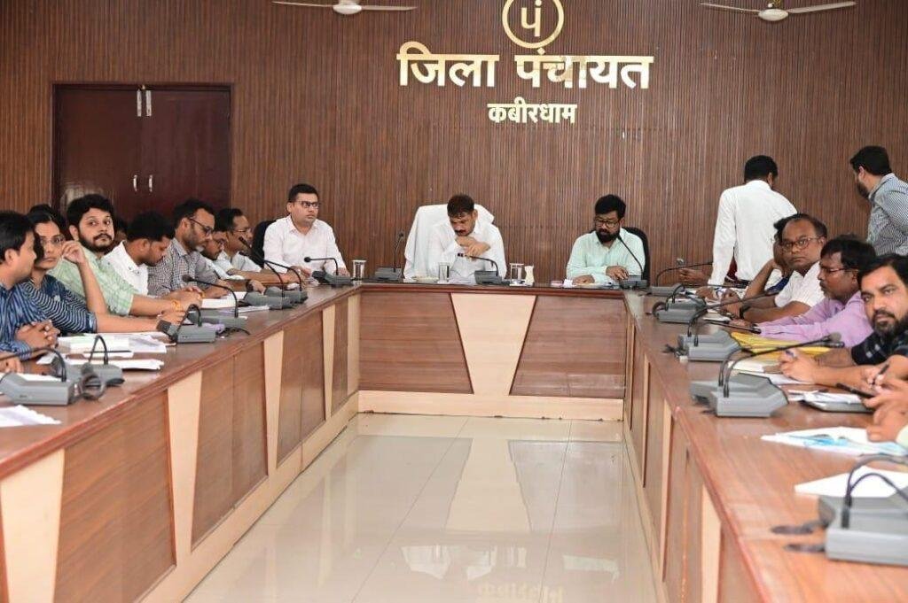 प्रधानमंत्री जनमन आवास में लापरवाही बरतने पर मुड़वाही सचिव श्री प्रदीप धुर्वे तत्काल प्रभाव से निलंबित
