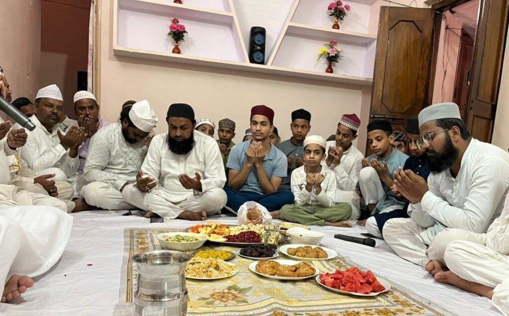अहसन मियां की सदारत में गौस-ए-पाक की याद में सजी महफ़िल