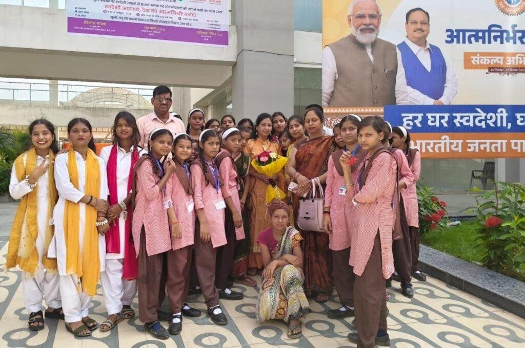 राष्ट्रीय मानव सेवा संस्थान की राष्ट्रीय अध्यक्ष द्वारा स्वदेशी मेले का आयोजन किया नारी सशक्तिकरण