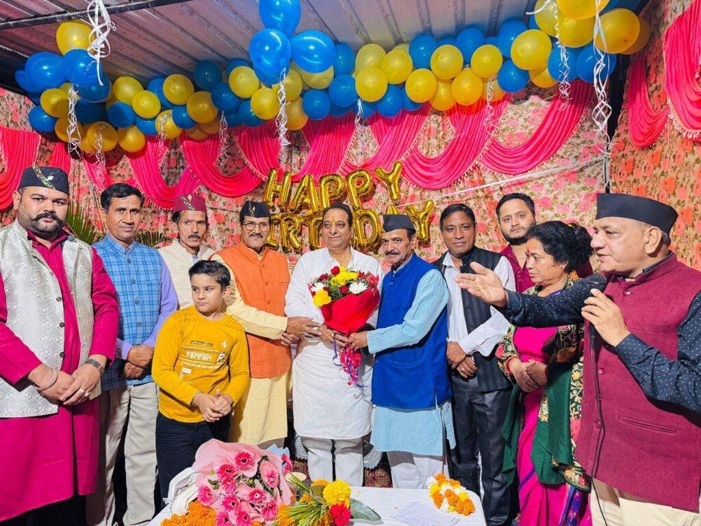 माधव सेवा समिति द्वारा मनाया श्री विनोद चमोली जी का जन्मदिन