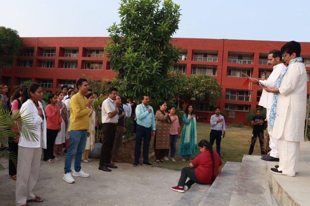 राष्ट्र की प्रगति के लिए अपनी सोच और व्यवहार में लानी होगी पारदर्शिता : कुलपति धीमान
