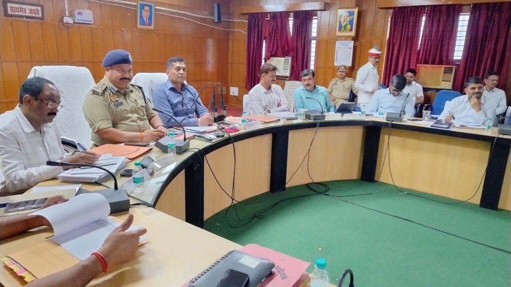 हिट एण्ड रन और राहवीर योजना का विशेष प्रचार-प्रसार करने हेतु पुलिस उप महानिरीक्षक आजमगढ़ ने किया निर्देशित