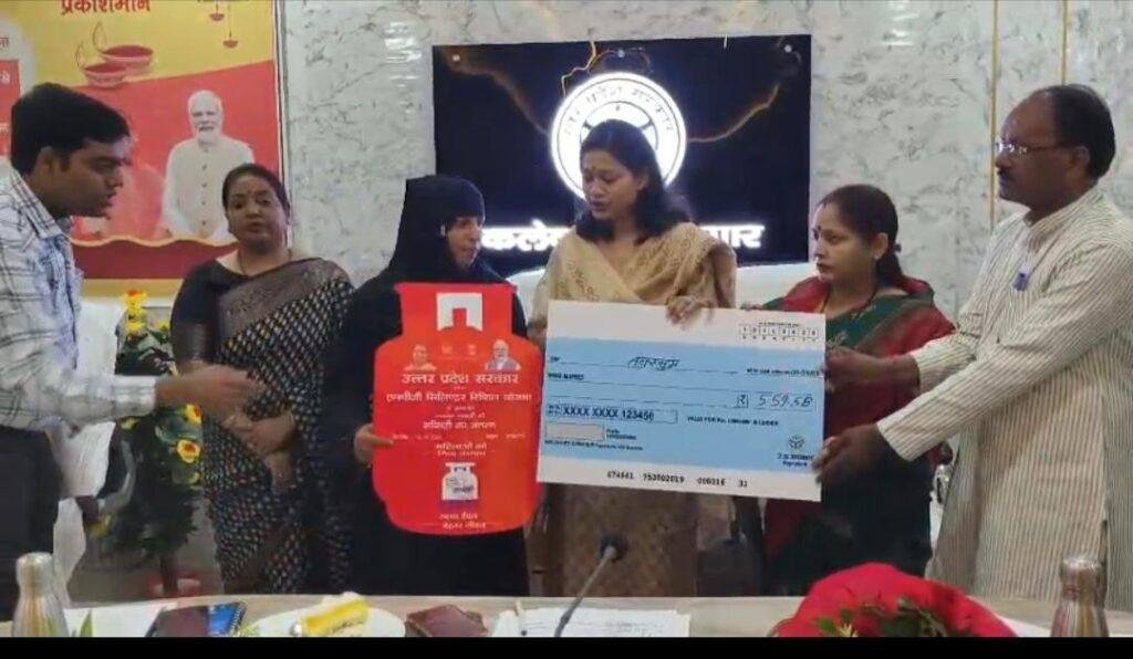 रायबरेली:मुख्यमंत्री योगी आदित्यनाथ के उद्बोधन के साथ उज्ज्वल योजना द्वितीय फेस का हुआ शुभारंभ