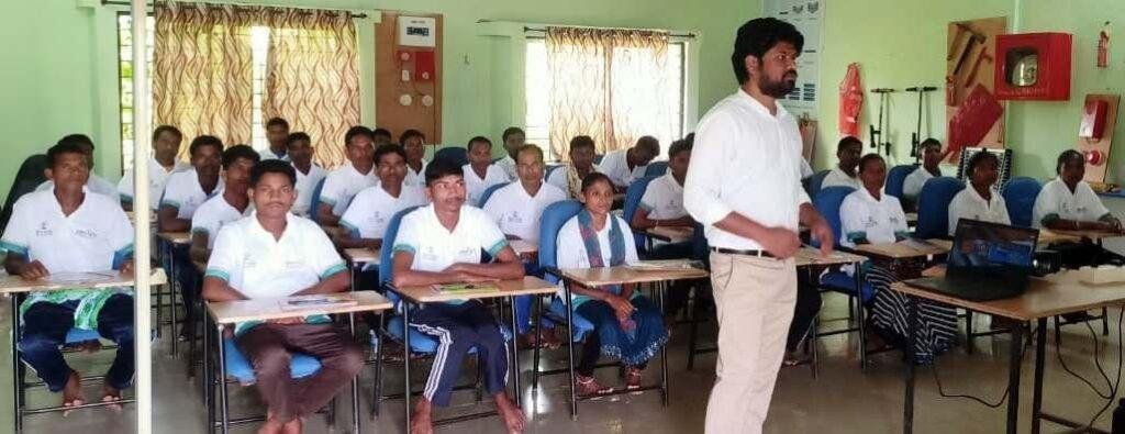 विधायक सुश्री लता उसेंडी ने 05 हितग्राहियों को सौंपी आवास की चाबी
