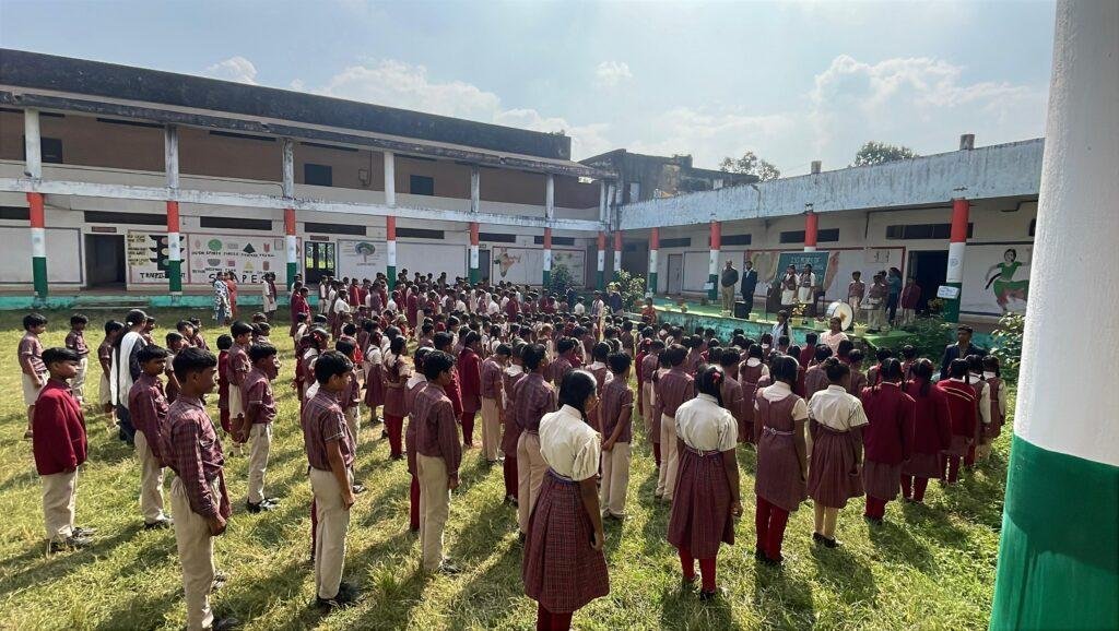 वंदे मातरम् की 150 वीं वर्षगांठ पर सेजेस अलनार एवं मुख्यमंत्री डीएवी पब्लिक स्कूल उलनार में हुआ सामूहिक गायन समारोह