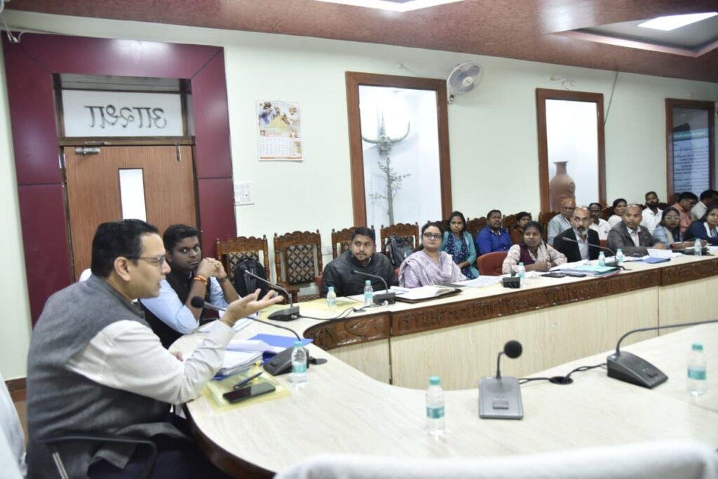 नीति आयोग के आकांक्षी कार्यक्रम के नोडल अधिकारी श्री शोभित जैन ने की आकांक्षी