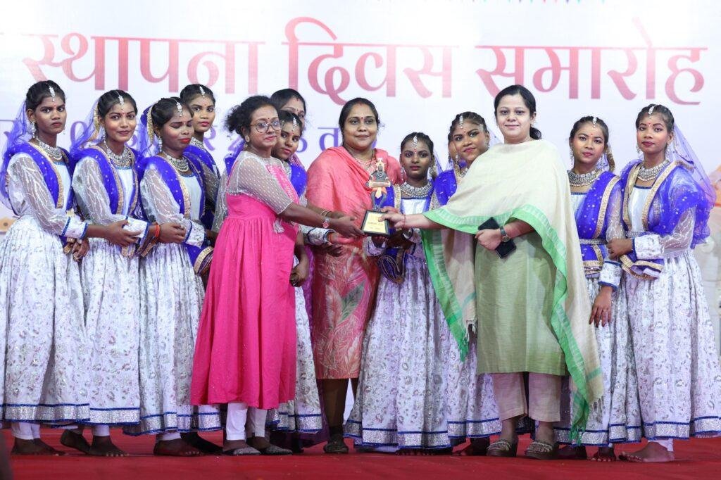 राज्योत्सव समारोह के दूसरे दिन छाया सांस्कृतिक रंग-स्कूली छात्र-छात्राओं की शानदार प्रस्तुतियों से झूम उठा रायगढ़