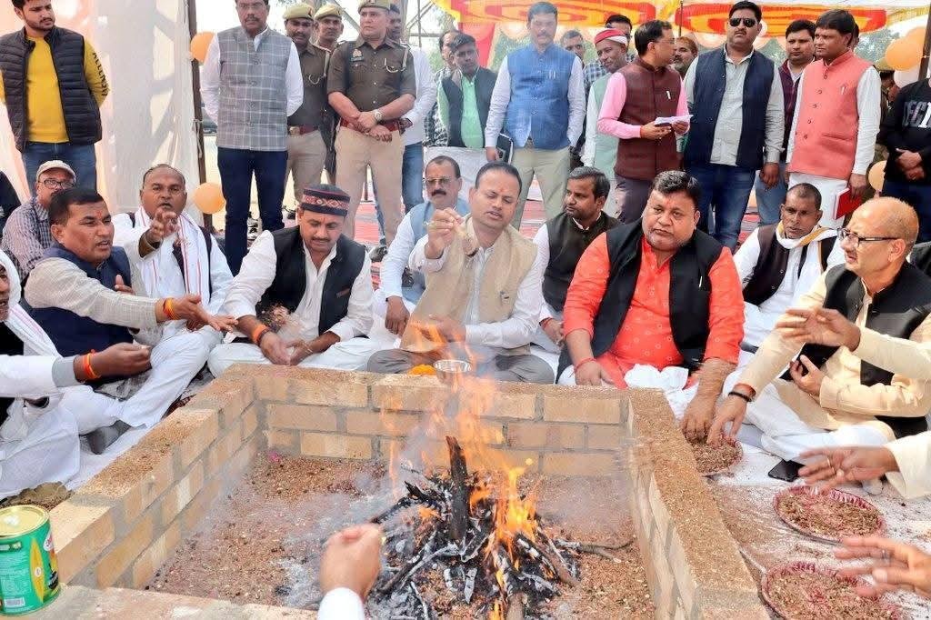 गन्ना क्रय होने के बाद किसानों का ससमय भुगतान करना सुनिश्चित करें- जिलाधिकारी