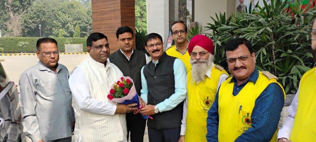नागरिक सुरक्षा वार्डन और क्षमता निर्माण पी0एंड सीबी कोष के अन्तर्गत छठे दिन प्रथम सत्र में पिछले पांच दिनों के प्रशिक्षण को दोहराया तथा हृदय कार्य, धड़कन एवं धड़कनों को नापने की विधि समझाई