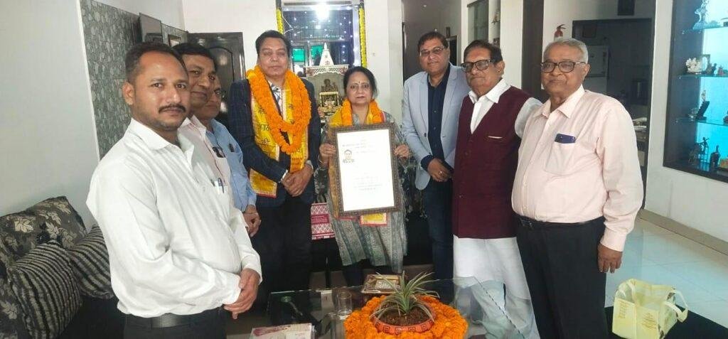आईएमए प्रदेश अध्यक्ष बनने पर डॉ रवीश “अग्रवाल गौरव रत्न” से सम्मानित