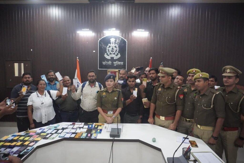 जनपद बरेली पुलिस ने खोजे 280 गुमशुदा मोबाइल, स्वामियों को किए वापस