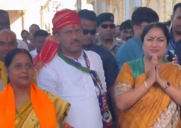 दिल्ली के सीएम बोली बिहार की जनता जानती है, नायक कौन है और खलनायक कौन है