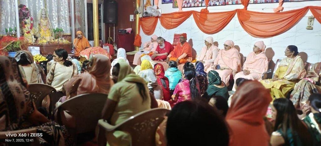 श्री गोविंदानंद आश्रम में कार्तिक मास से चल रही श्रीमद् भागवत एवं कार्तिक महात्म के समापन पर विशाल भंडारा आयोजित